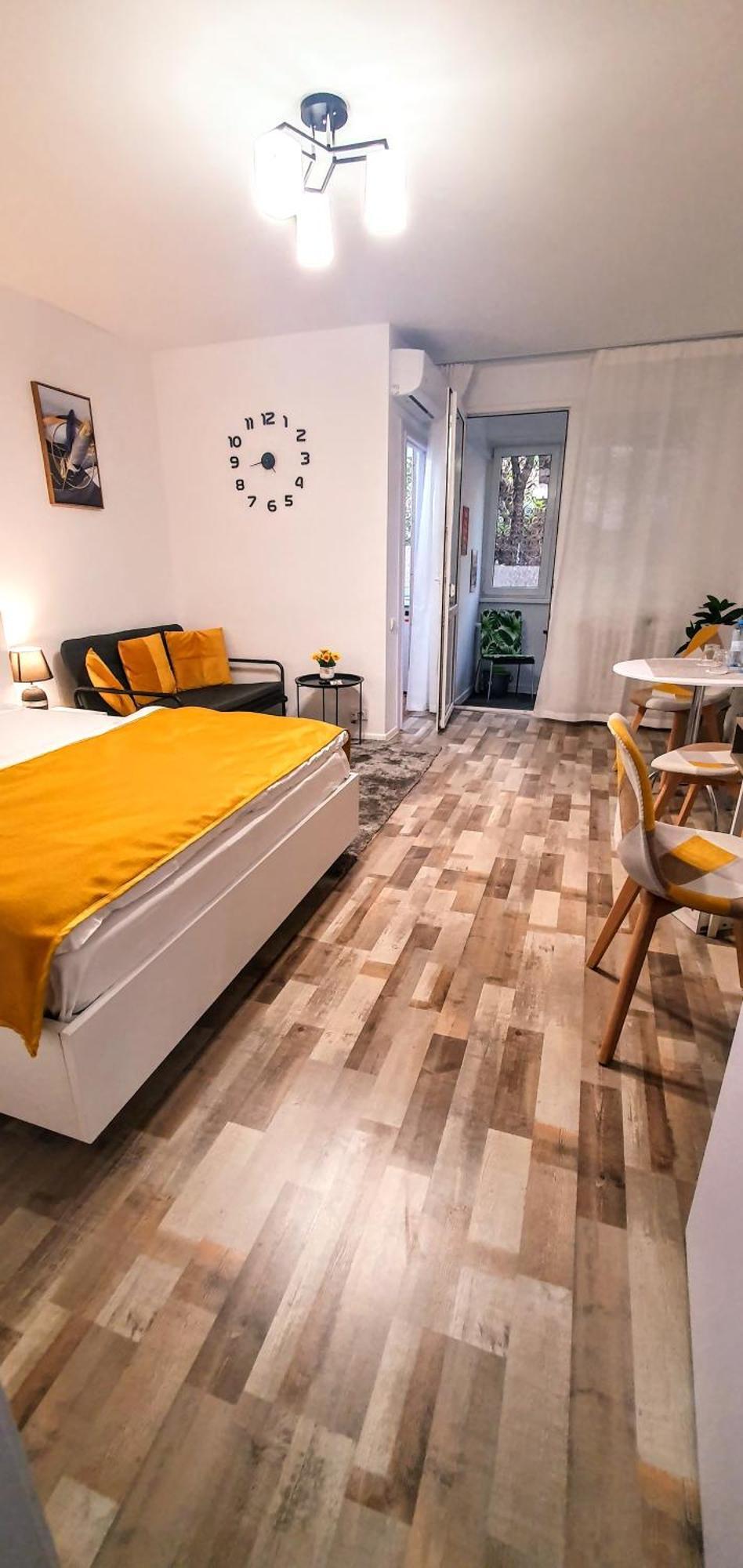 The Yellow King - Luxurious Apartment Bucharest Luaran gambar